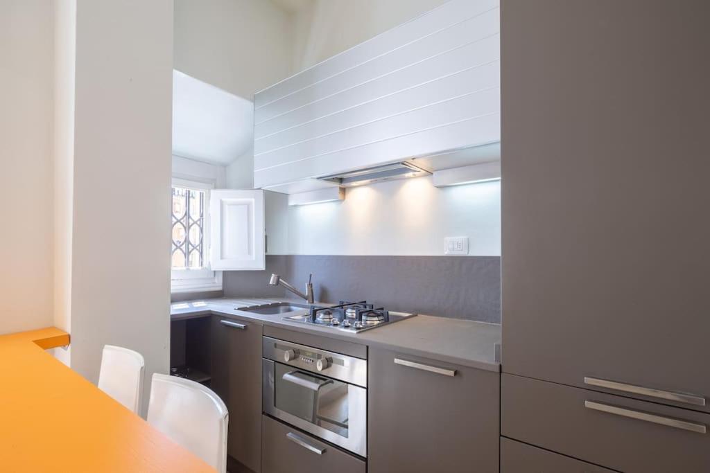 Small & Charming 1-Br Apt Florence Buitenkant foto